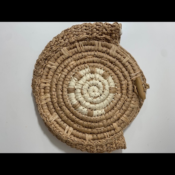 INC International Concepts Round Straw Crossbody Bag - Picture 3 of 7